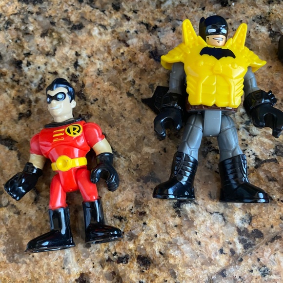IMAGINEXT FISHER PRICE/HASBRO DC BATMAN W/SHIELD ROBIN SPIDER-MAN BAT CYCLE GUN - Picture 10 of 10
